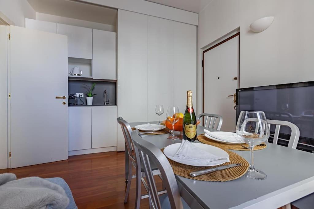 Appartamento Chicco In Zona Elegante มิลาน ภายนอก รูปภาพ